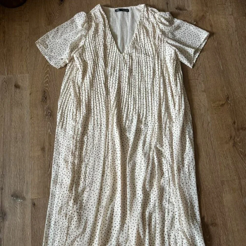 zara midi pleated dress Zara Pleated Midi Dress